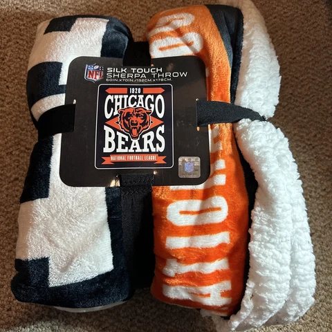 Chicago Bears NFL Throw Blanket 60 in X 70 in Silk Touch Sherpa Fleece Cover