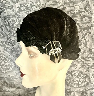 Sombrero Cloche negro original de 1920, grandes adornos, alfiler de celuloide, mediano, 22" Foto 1 de 4