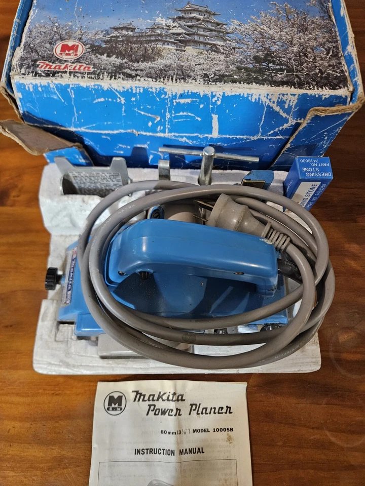 Makita 1000SB 80mm Power Planer - Image 1 of 4