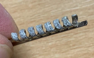 Pinza de pelo vintage de metal tono plata y piedras transparentes 1,02 gramos 3,25 cm-LARGO (P3) - Imagen 1 de 6