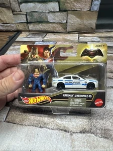 Mattel Hot Wheels Superman And Metropolis PD Set Dc Comics Batman V Superman - Picture 1 of 7