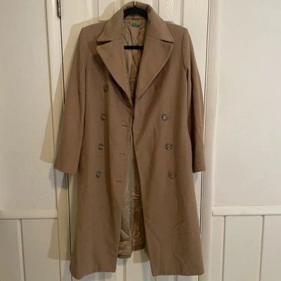 Gabardina de invierno para mujer United Colors of Benetton de lana tostada sin etiquetas Foto 1 de 4