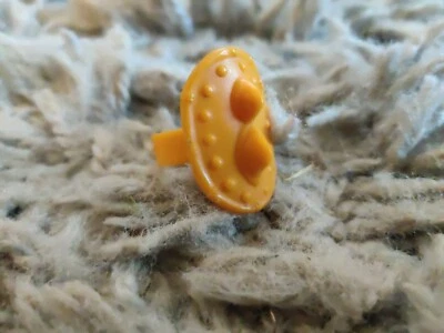 Vtg MOTU He-Man Beast Man Yellow SPIKED ARM BAND TAIWAN armor accessory part - Image 1 of 4