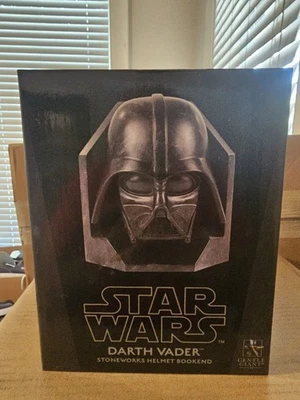 Star Wars Darth Vader Gentle Giant Bookend 203/500 - Image 1 of 4