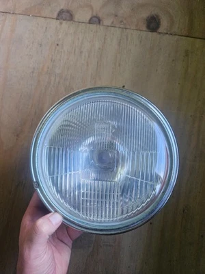 Carcasa y faro Triumph Bonneville T100 Foto 1 de 4