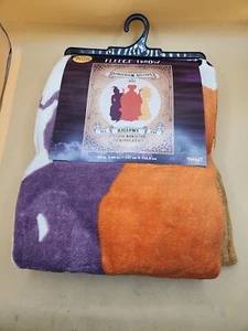 Manta de felpa Hocus Pocus Sanderson Sisters 50" x 60" Spirit Halloween - Imagen 1 de 2