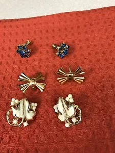 Joyería vintage ~3 pares de pendientes de diseñador de disfraces firmados Coro - Imagen 1 de 5