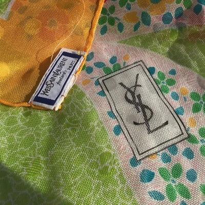 VinTage Yves Saint Laurent bufanda de seda, cachemira, lunares, amarillo, verde, rosa~ Foto 1 de 4