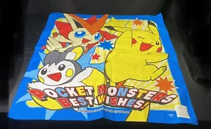 Fazzoletto Pokemon vintage mostri tascabili Nintendo Pikachu/Victini/Emolga - Foto 1 di 5