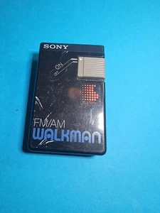 Radio portátil vintage Sony Walkman FM/AM SRF-21W - Imagen 1 de 3