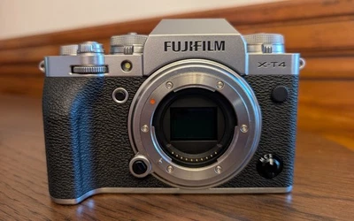 Fujifilm X-T4 Mirrorless Camera Silver in GREAT Shape + Samyang 12mm f2.0 Lens - Image 1 of 4