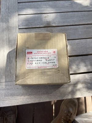 91 92 93 Chevrolet Isuzu Pontiac Geo 1990 kit de pastillas de freno GM 97011892 8-97011892-1 Foto 1 de 2