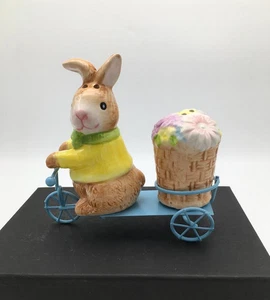 CARRITO DE FLORES VINTAGE MUELLE 1 CONEJITO SALERO Y PIMENTERO - Imagen 1 de 4