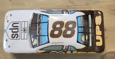 Dale Jarrett Taurus Coleccionista Lata de Metal Nº 88 UPS Coche Envoltura Original Caramelo Interior Foto 1 de 3