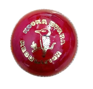 Kookaburra Cricket Ball County Club 5 oz palla da cricket test in pelle rossa - Foto 1 di 4