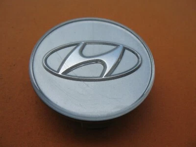 HYUNDAI SONATA AZERA KONA (1) WHEEL RIM HUB CAP HUBCAP CENTER COVER PLUG #2597 - Image 1 of 2