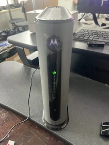 Comcast Xfinity Motorola MG7315 8x4 DOCSIS 3.0 Cable Modem N450 Router w/Adapter - Picture 1 of 4