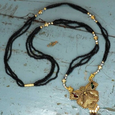 Corrente de pescoço Mangalsutra indiana dourada oxidada contas pretas e douradas gota de pérola - Imagem 1 de 4