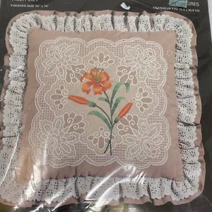 Kit de costura de cadena Charmin vintage 35-76 Tiger Lily 14" almohada cuadrada Ann Benson - Imagen 1 de 10