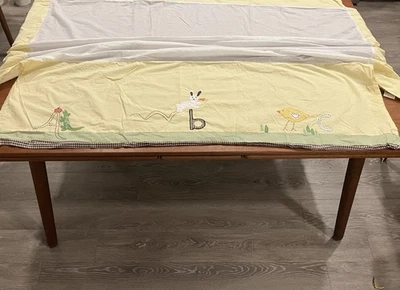 Pottery Barn Kids 2009 Guinga ABC Animal Cuna Falda Verde Amarillo 52 x 28 Unisex Foto 1 de 4