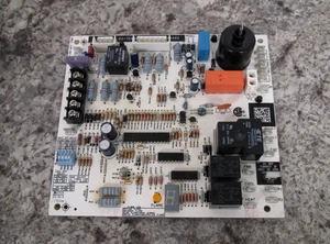 Rheem 62-104058-02 1094-200 circuito di controllo forno usato spedizione gratuita - Foto 1 di 3