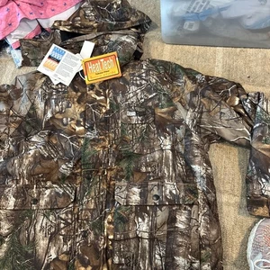 Large GAMEHIDE  Deer Camp Jacket w/Hood-Insulated-Waterproof “REALTREE”Pattern - Picture 1 of 2