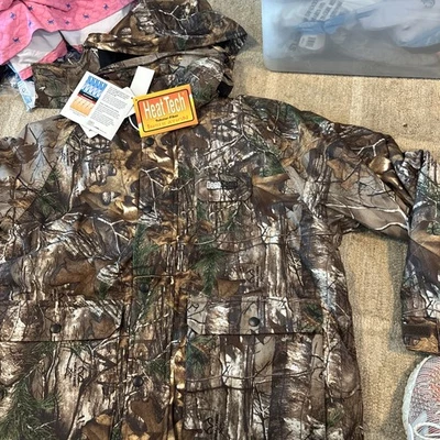 Large GAMEHIDE  Deer Camp Jacket w/Hood-Insulated-Waterproof “REALTREE”Pattern - Image 1 of 2