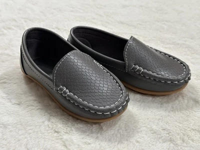 Mocasines Moceen Niños Pequeños Zapatos Talla 9 Gris Imitación Cuero NUEVO Foto 1 de 4