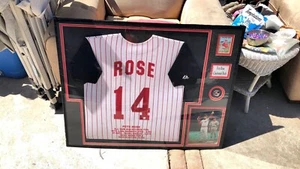 Pete Rose Signed Jersey - Picture 1 of 5