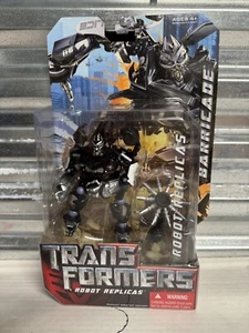 Robot réplica Barricade Transformers película 2007 sin usar, en caja - Imagen 1 de 8