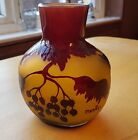 Henri Montesy Secesyjny wazon z owocowym tedekorem Francuski wazon artystyczny Kamee