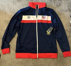 Umbro Langarm-Trainingsjacke mit durchgehendem Reißverschluss USA rot weiß blau Large neu mit Etikett - Bild 1 von 6