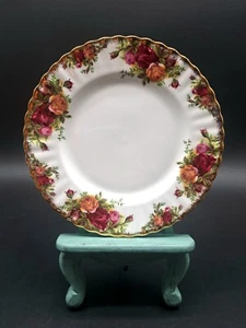 Vintage Royal Albert Old Country Roses 8” Salad Dessert Plate Bone China - Picture 1 of 4