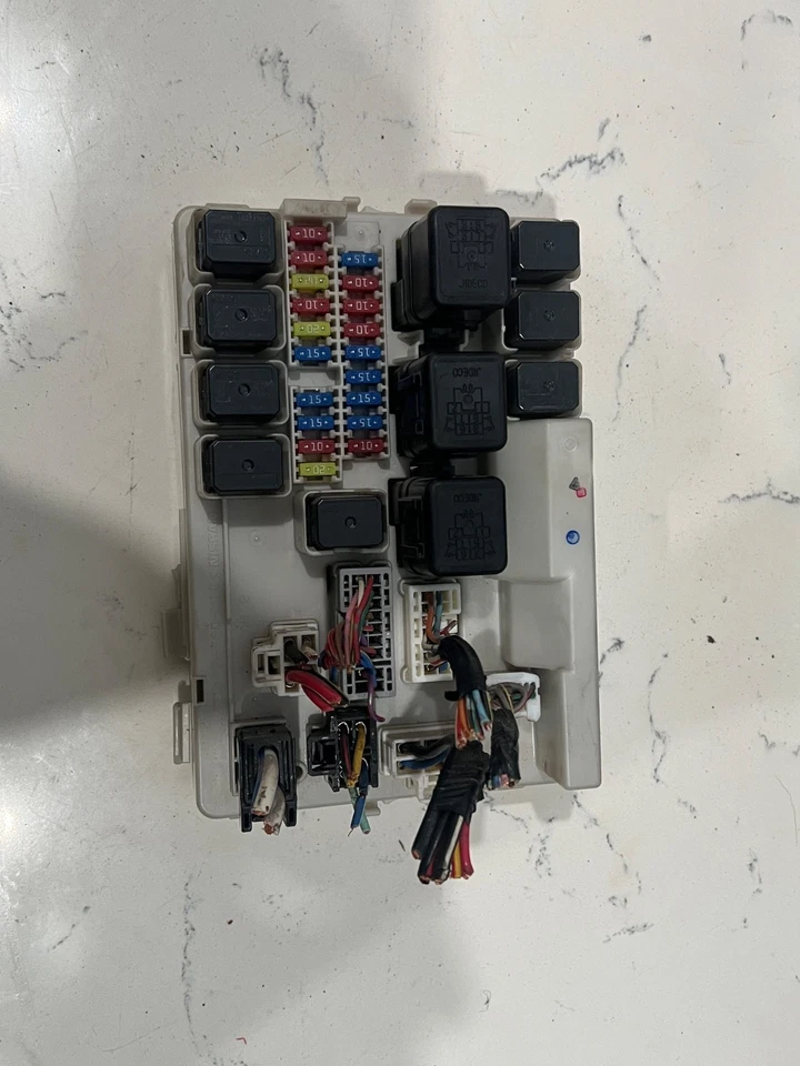 G35 Nissan 350z IPDM TRANSMISIÓN MANUAL 2004 Foto 1 de 1