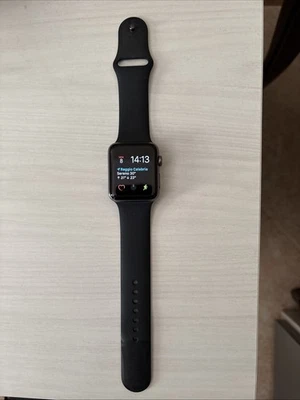 Apple Watch Series 3 GPS 42mm Cassa in Alluminio Grigio Siderale con... - Immagine 1 di 3