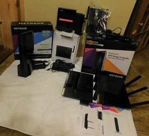 Netgear C7000-100NAS, 2 EX7000, and Samsung Verizon SCS-2U01 network extender  - Picture 1 of 7