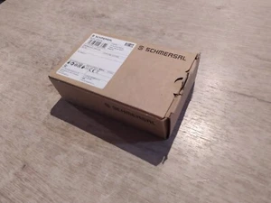 SCHMERSAL AZM300Z-I2-ST-1P2P-T-DU SAFETY COMPONENT [NEW] - Picture 1 of 7