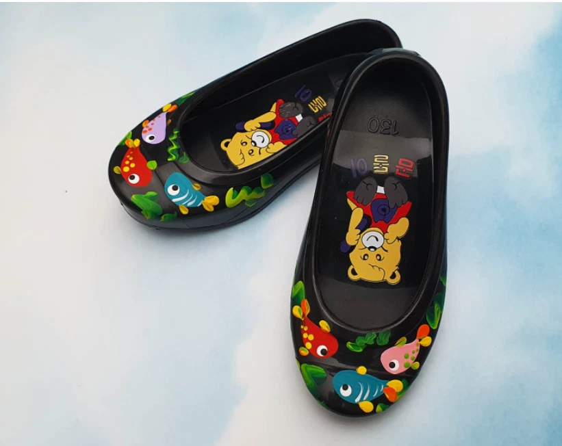 Lindos zapatos de goma para bebés hechos a mano zapatos de tradición coreana Foto 1 de 1