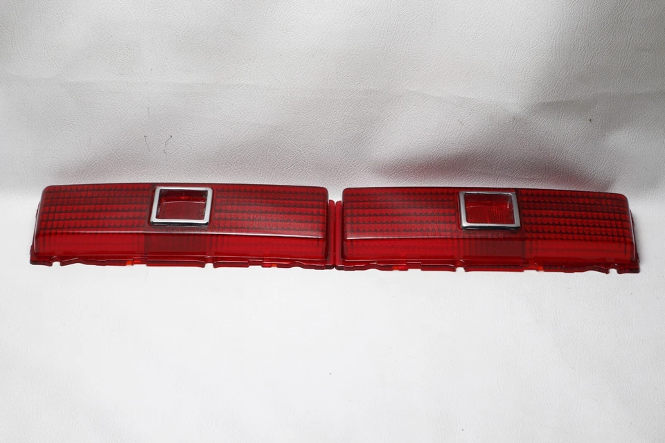 Luz trasera Toyota Toyopet Corona RT40 ROJA NOS Japón - 1 PAR Foto 1 de 4