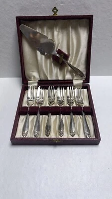 Sheffield England 6 Dessert forks and server set Silver plate in Box - Image 1 of 4