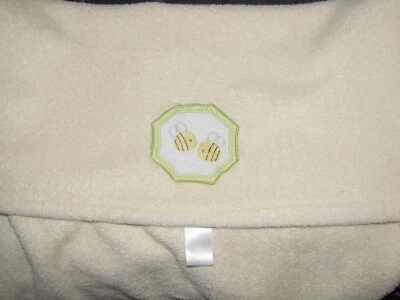 Manta de bebé Carters amarilla crema felpa polar 2 dos abejas verde octágono bordado Foto 1 de 3