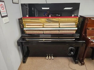 YAMAHA MC10Bl UPRIGHT PIANO WITH SILENT SYSTEM LITTLE & LAMPERT PIANOS - Picture 1 of 8