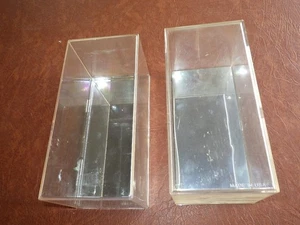 2 pc CLEAR PLASTIC BOBBLEHEAD BOBBLE HEAD FIGURINE CASE WITH MIRROR - Picture 1 of 1