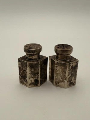 Винтажные солонки и перечницы Tiffany & Co. из чистого серебра — шестиугольный дизайн - Изображение 1 из 4