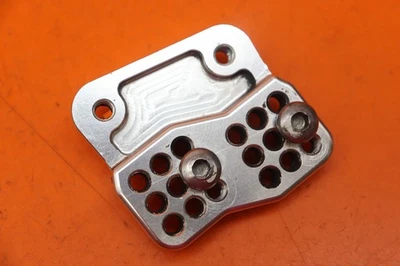 2007-2008 SUZUKI GSXR 1000 RIGHT REARSET REAR SET DRIVER FOOT PEG BRACKET MOUNT - Image 1 of 4