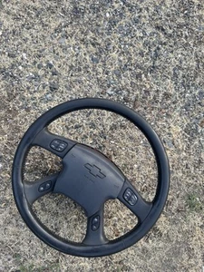 Chevrolet GMC Tahoe Suburban Yukon Escalade  Steering Wheel 03-06 Black Leather - Picture 1 of 4