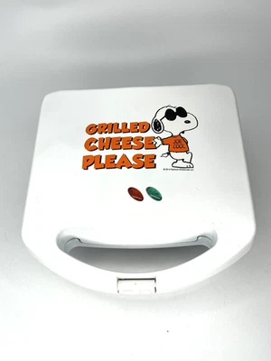 Fabricante “Grilled Cheese Please” Peanuts Joe Cool Snoopy y Woodstock funciona Foto 1 de 4