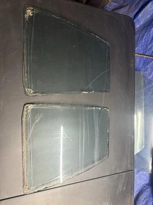 Cuarto de ventana trasero Chevrolet Caprice Landau 1980-1985 Foto 1 de 3