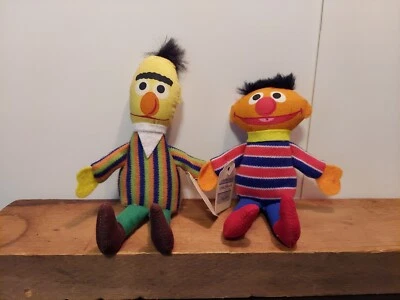Juego de peluche vintage 1985 Applause Sesame Street 7 pulgadas Bert & Ernie nuevo con etiquetas Foto 1 de 4