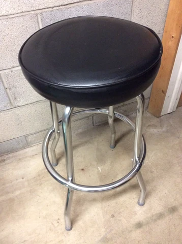30” Chrome / Vinyl 15” Seat X 2.5” Thick - W/ Foot Rail - Very Good Cover